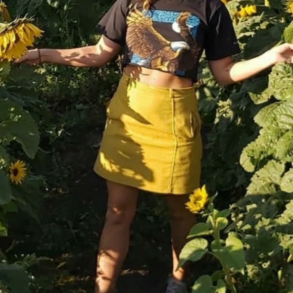 Yellow Skirt - Picture 4 of 4